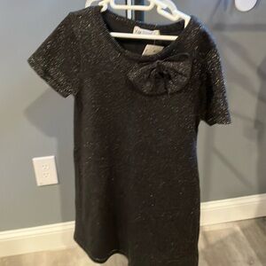 H&M short sleeve gray sweater dress with bow. Girls size 6x/7.
